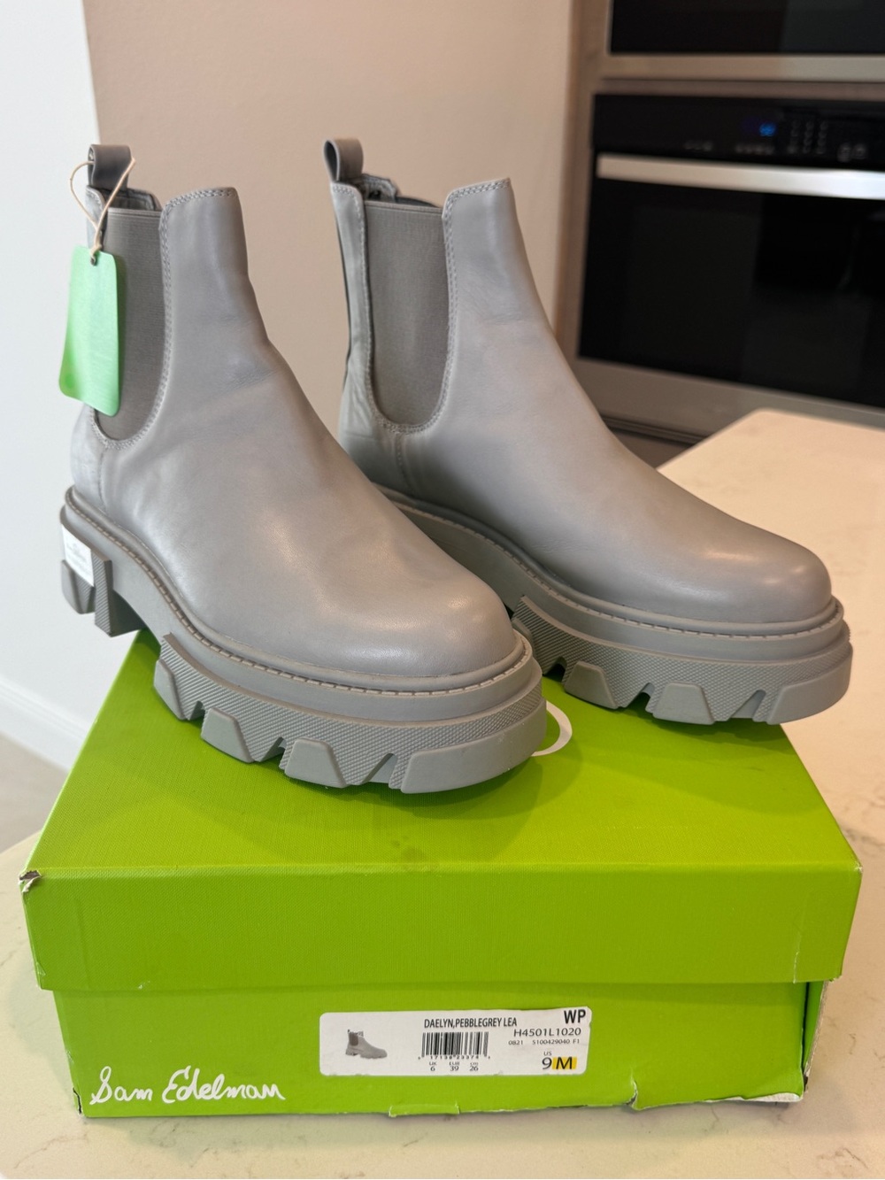 NWT Sam Edelman Daelyn Chelsea boots - Picture 2 of 9